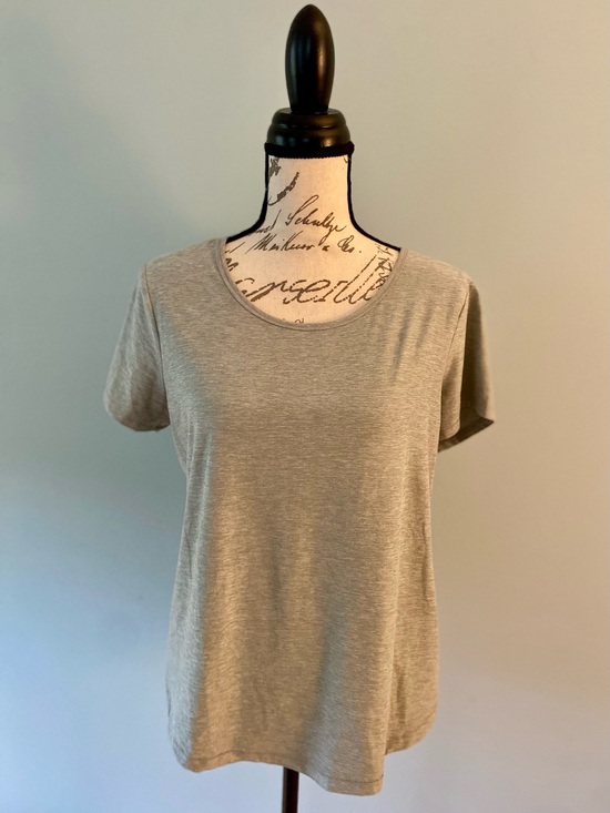 RBX Tops - Light Gray Short Sleeve Women's Tee - Classic Crew Size Medium